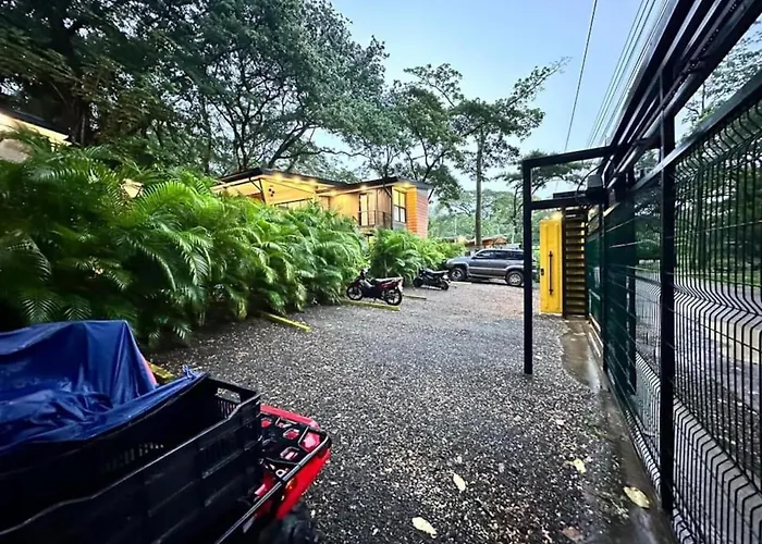 Blue 2br 2ba 10 Min Walk *